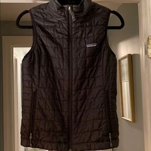 Patagonia women’s nano puff black vest